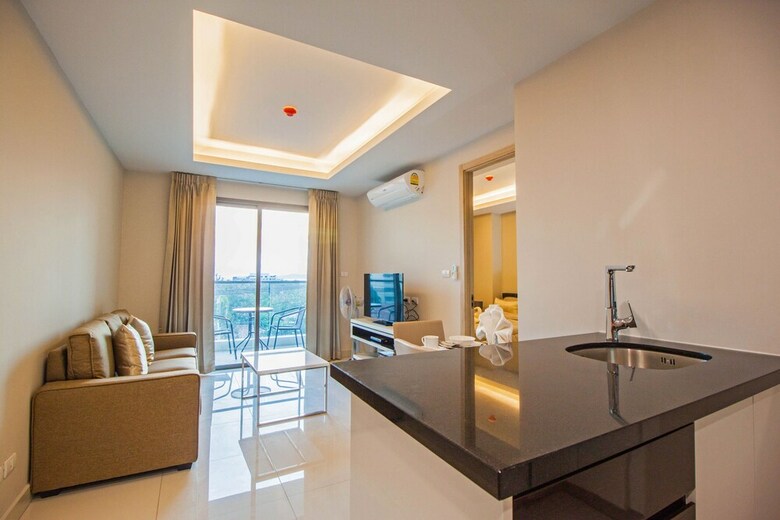 Hotel Water Park By Pattaya Sunny Rentals