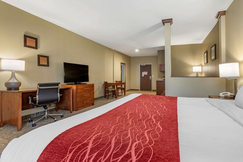Hotel Comfort Inn & Suites Near Mt. Rushmore