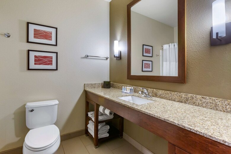 Hotel Comfort Inn & Suites Near Mt. Rushmore
