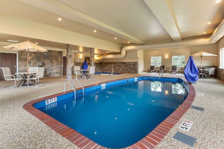 Hotel Comfort Inn & Suites Near Mt. Rushmore