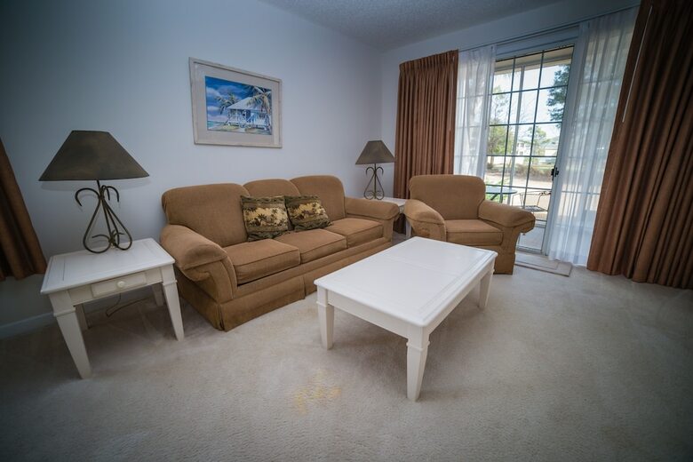 Hotel Barefoot Resort & Yacht Club