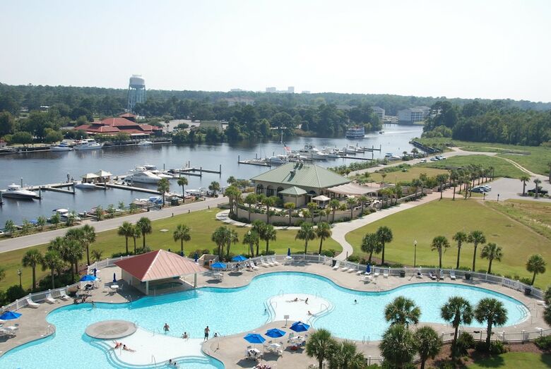Hotel Barefoot Resort & Yacht Club