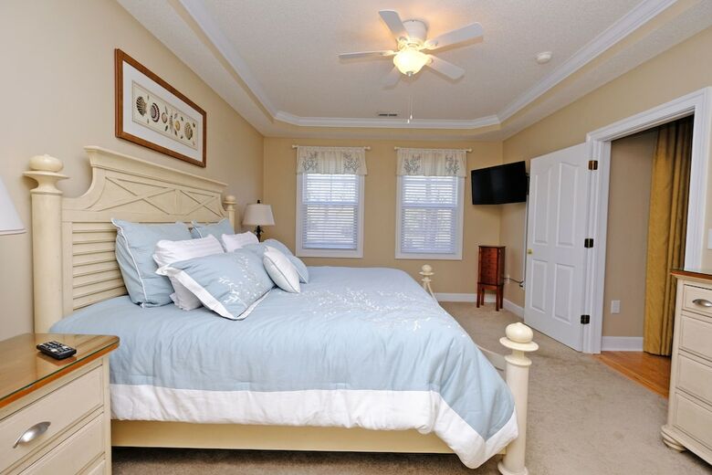 Hotel Barefoot Resort & Yacht Club