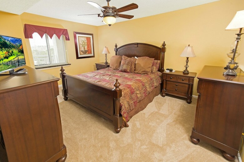 Hotel Barefoot Resort & Yacht Club