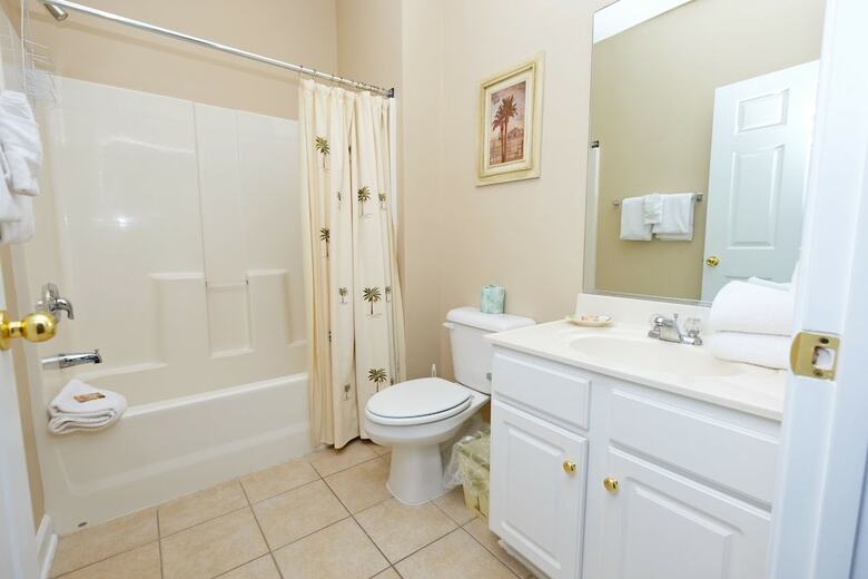 Hotel Barefoot Resort & Yacht Club