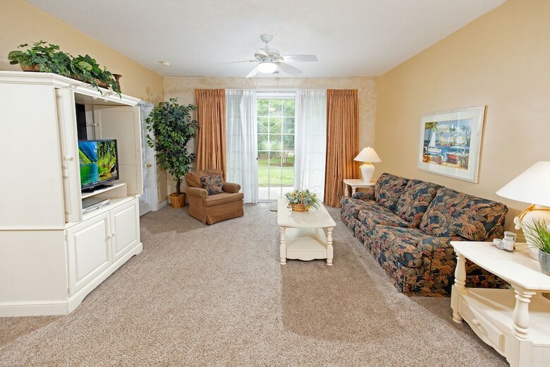 Hotel Barefoot Resort & Yacht Club