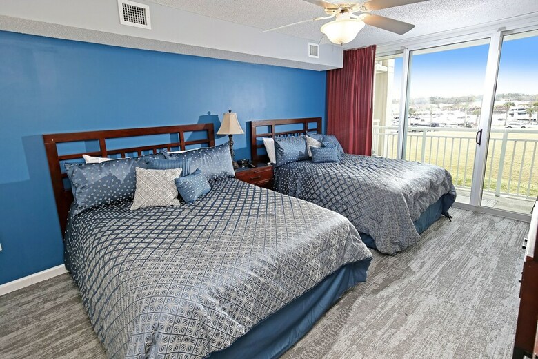 Hotel Barefoot Resort & Yacht Club