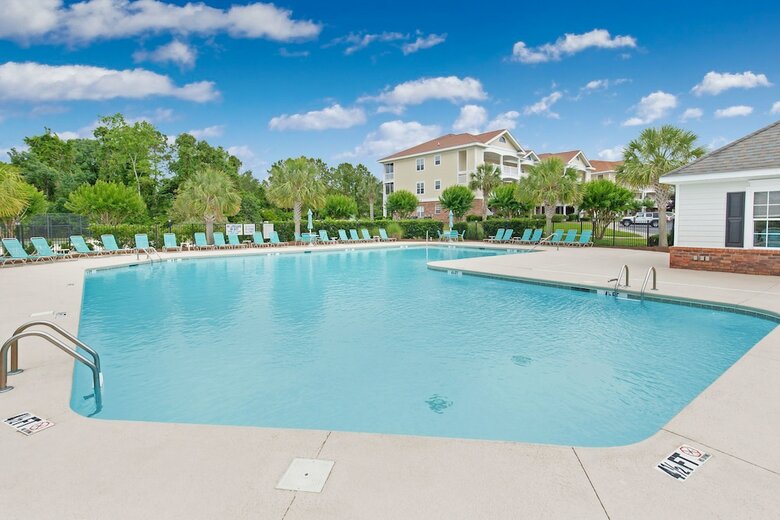 Hotel Barefoot Resort & Yacht Club