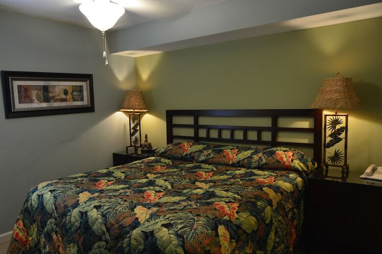 Hotel Barefoot Resort & Yacht Club