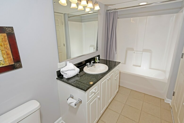 Hotel Barefoot Resort & Yacht Club