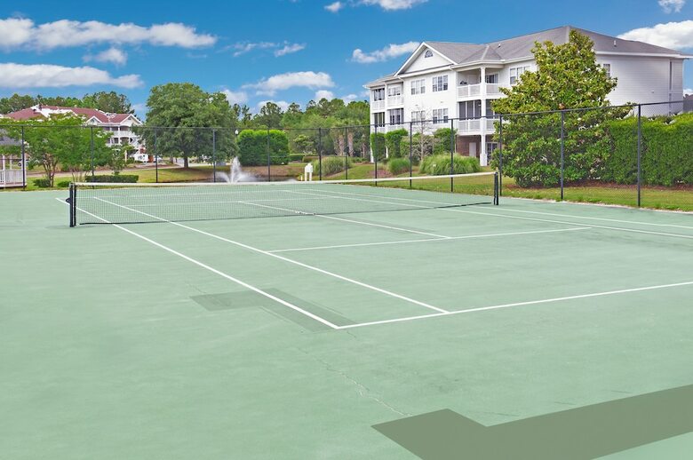 Hotel Barefoot Resort & Yacht Club