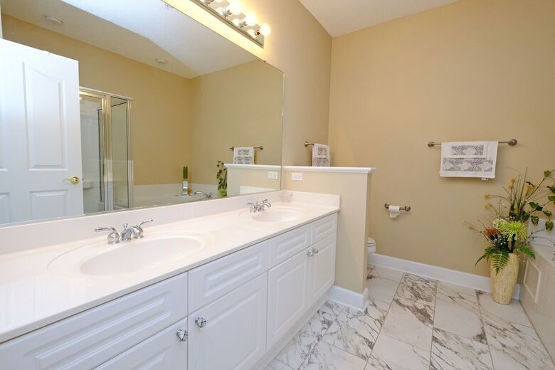 Hotel Barefoot Resort & Yacht Club
