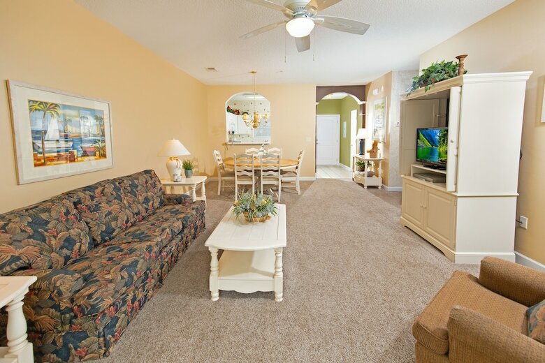 Hotel Barefoot Resort & Yacht Club