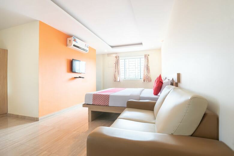 Oyo 2183 Hotel City