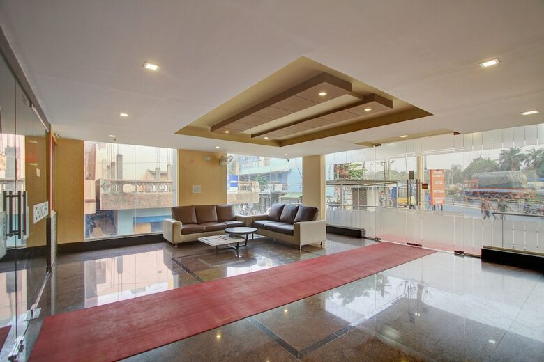 Oyo 2183 Hotel City
