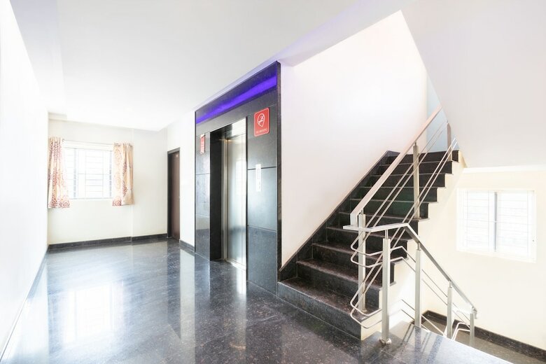 Oyo 2183 Hotel City