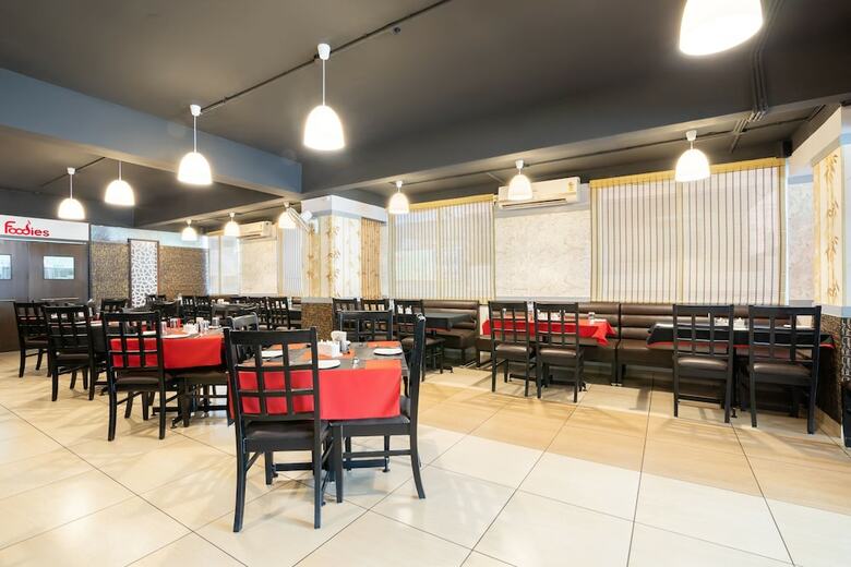 Oyo 2183 Hotel City
