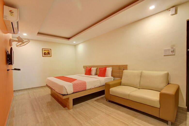 Oyo 2183 Hotel City