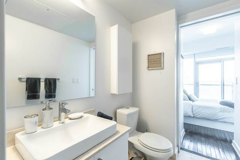 Aoc Suites - High-rise Condo - Cn Tower / Lake View