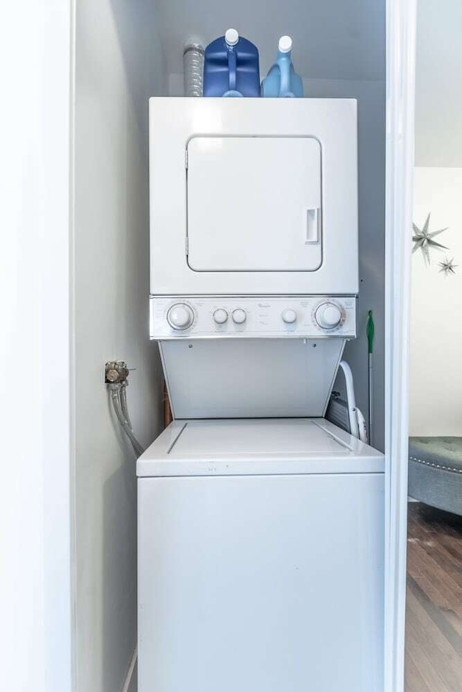 Aoc Suites - High-rise Condo - Cn Tower / Lake View