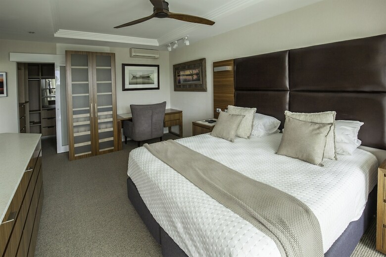 Waters Edge Apartments Cairns