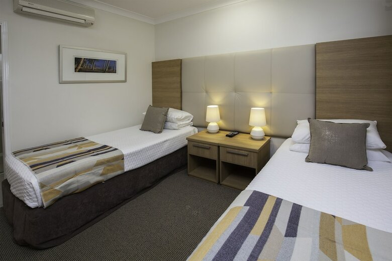 Waters Edge Apartments Cairns