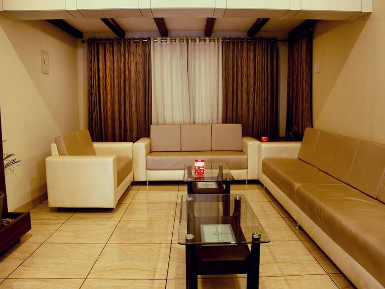 Oyo 2228 Hotel Royal Icon