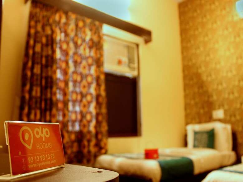 Oyo 2228 Hotel Royal Icon