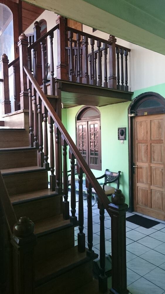 Hotel Metro Guest House