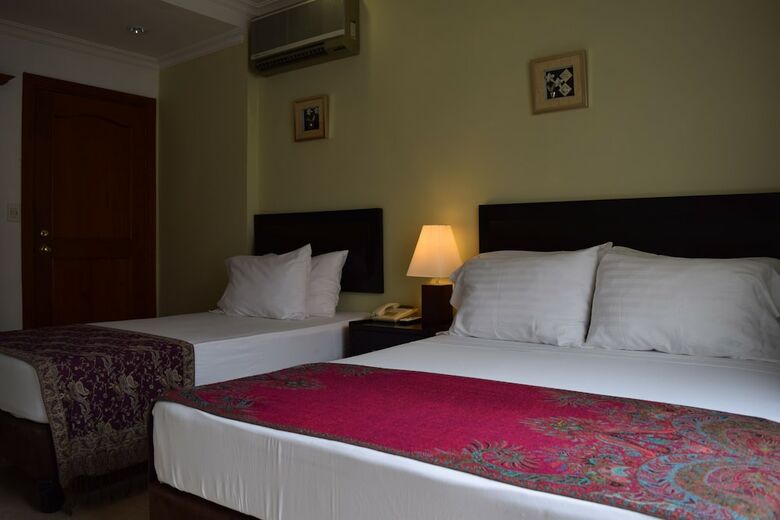 Hotel Casa Bella Suites