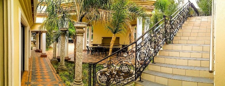 Hotel Caesars Guesthouse & Conference Centre