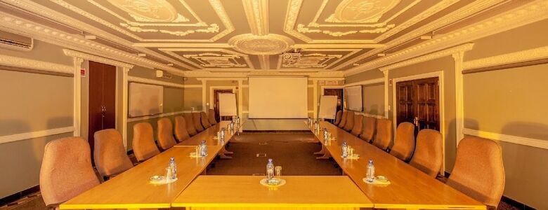 Hotel Caesars Guesthouse & Conference Centre