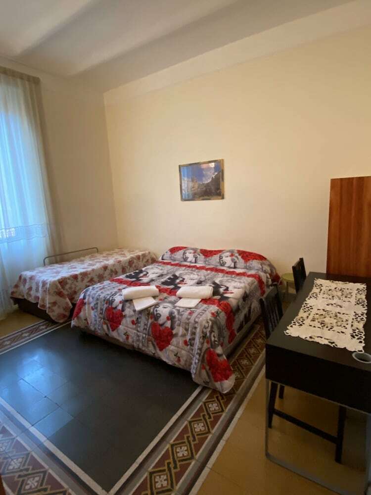 Hotel Booking House