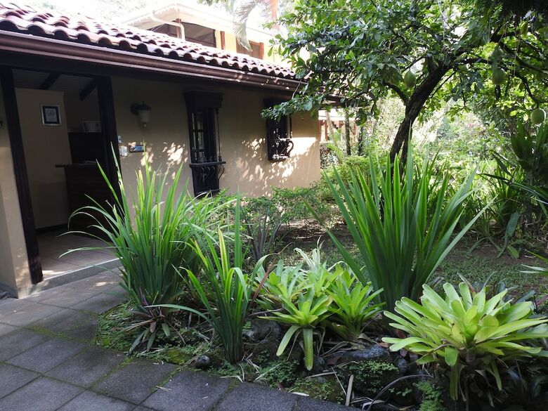 Hotel Playa Negra Guesthouse