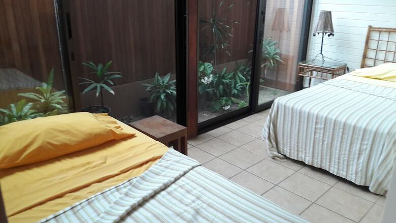 Hotel Playa Negra Guesthouse