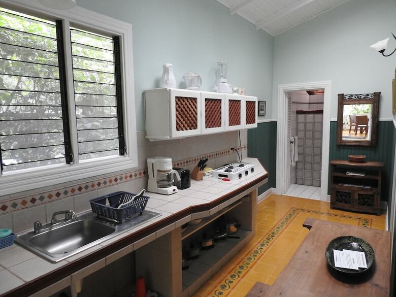 Hotel Playa Negra Guesthouse