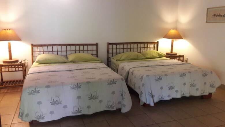 Hotel Playa Negra Guesthouse