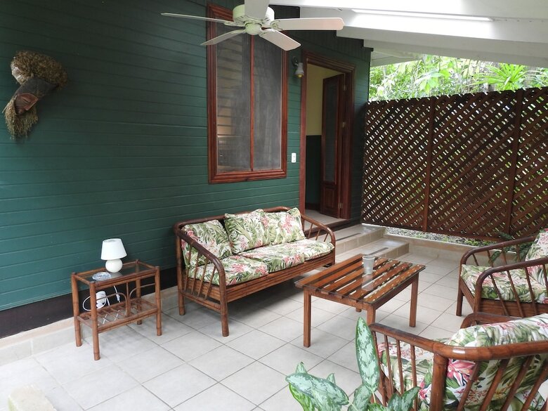 Hotel Playa Negra Guesthouse