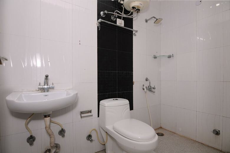 Oyo 2041 Hotel Silver Land