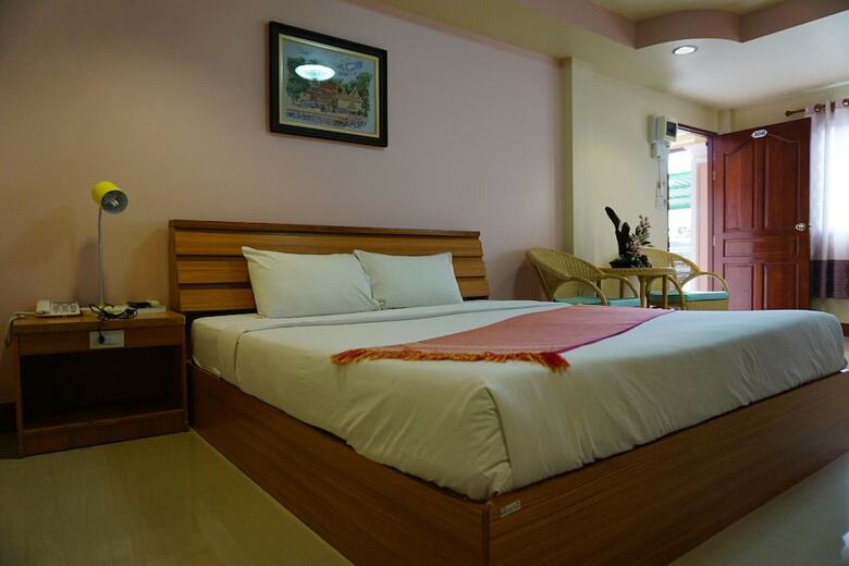 Kumkaew Tawon Palace Hotel