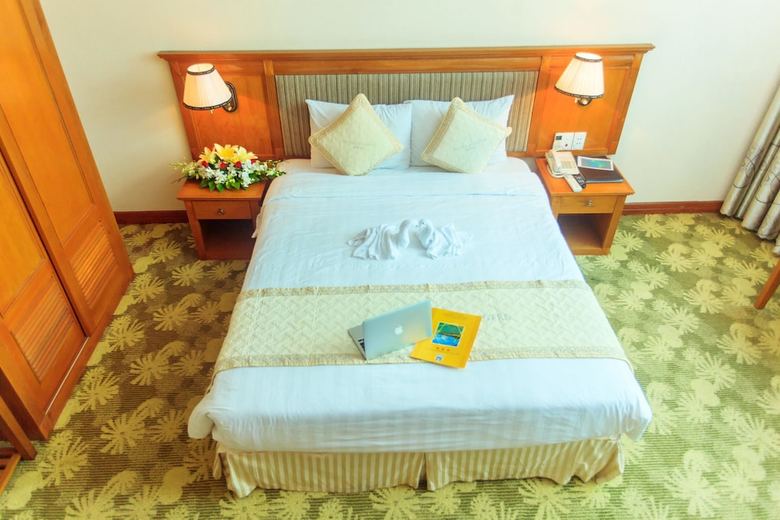 My Tra Riverside Hotel