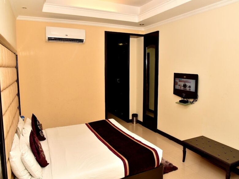 Oyo 2148 Hotel Metro 43