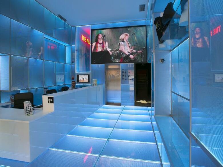 Hostal Sant Jordi Hostel Rock Palace