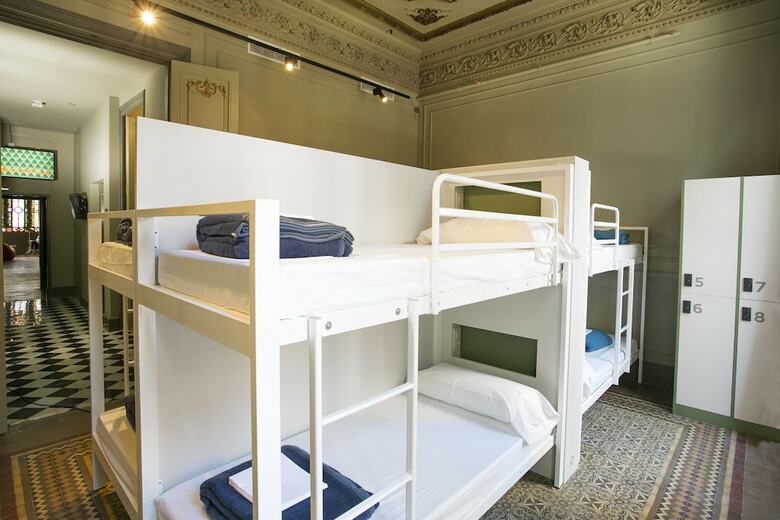 Hostal Sant Jordi Hostel Rock Palace