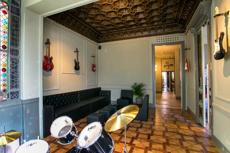 Hostal Sant Jordi Hostel Rock Palace