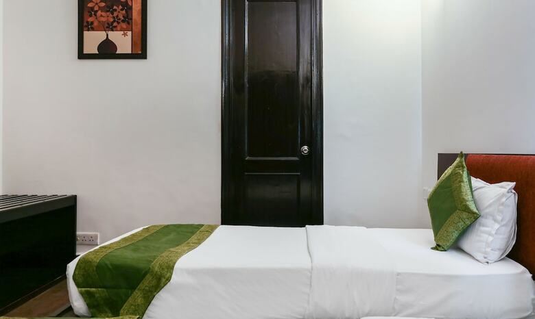 Hotel Treebo Connaught Mews
