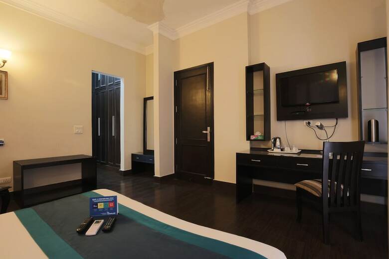 Hotel Treebo Connaught Mews