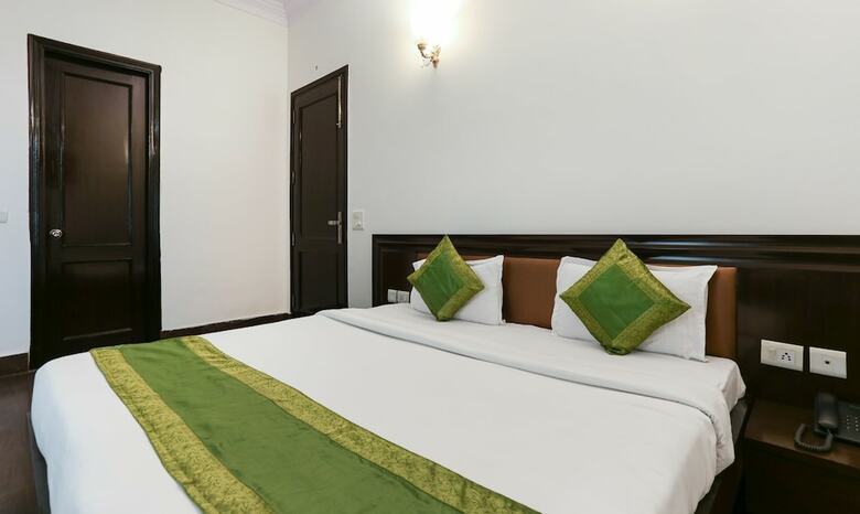 Hotel Treebo Connaught Mews