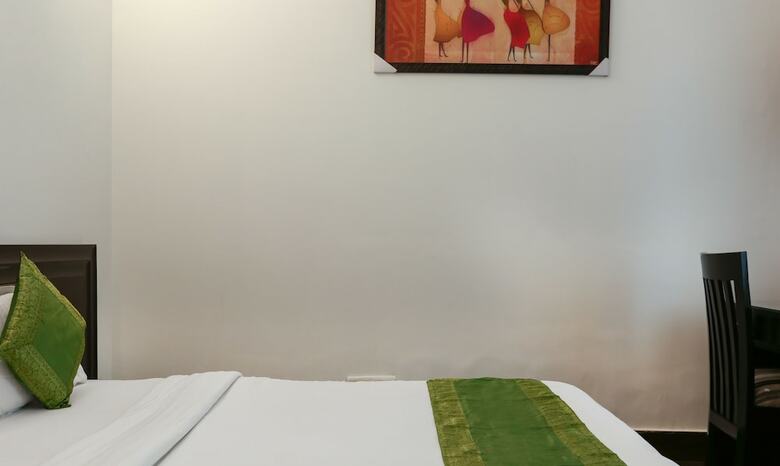 Hotel Treebo Connaught Mews