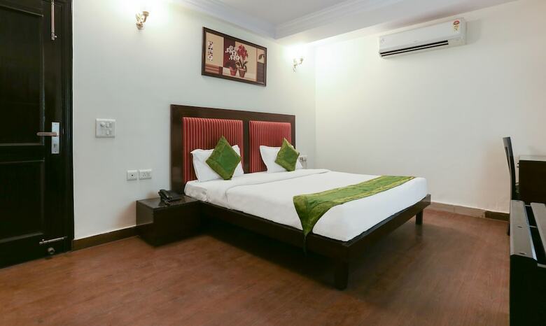 Hotel Treebo Connaught Mews